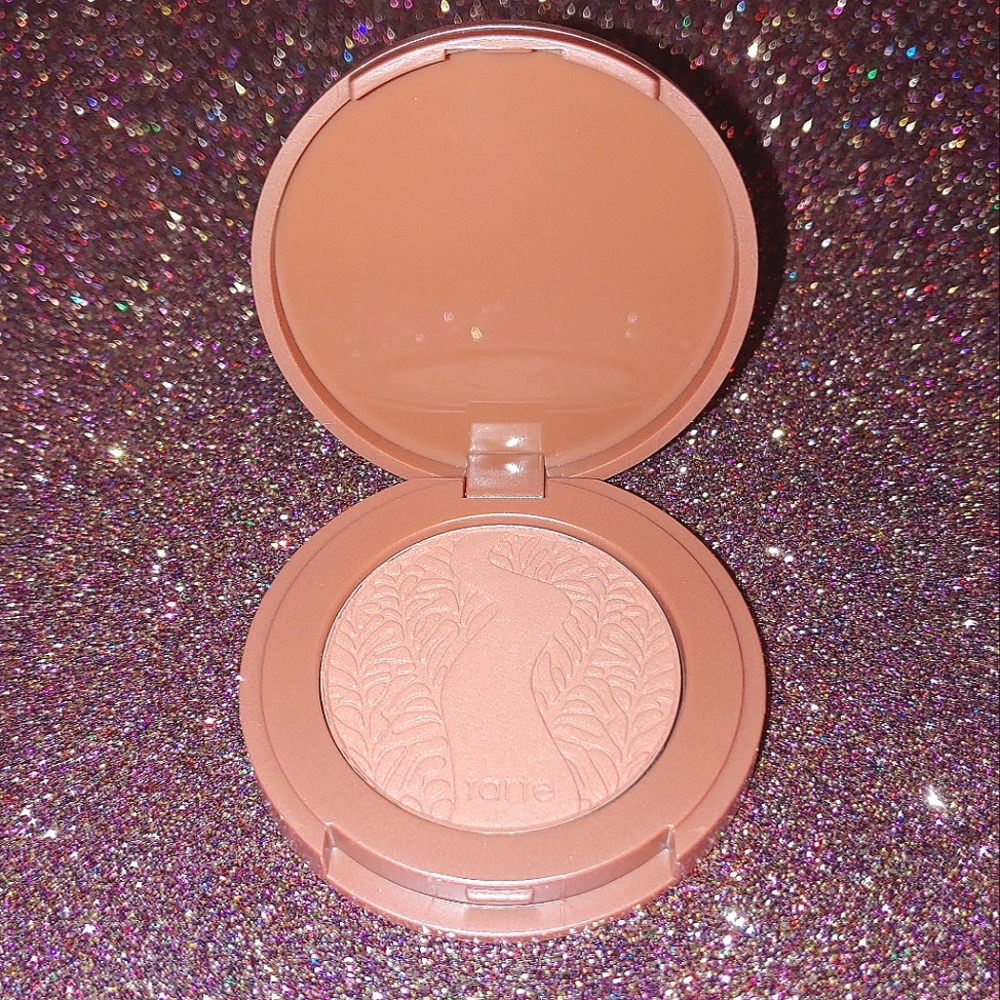 paaarty Amazonian Clay 12-hour Blush cheek color nude tarte